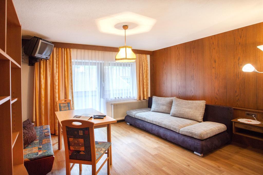 Haus Weidmannsheil Apartment Längenfeld Exterior photo